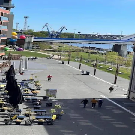 Donald Eurovea Апартаменти Братислава