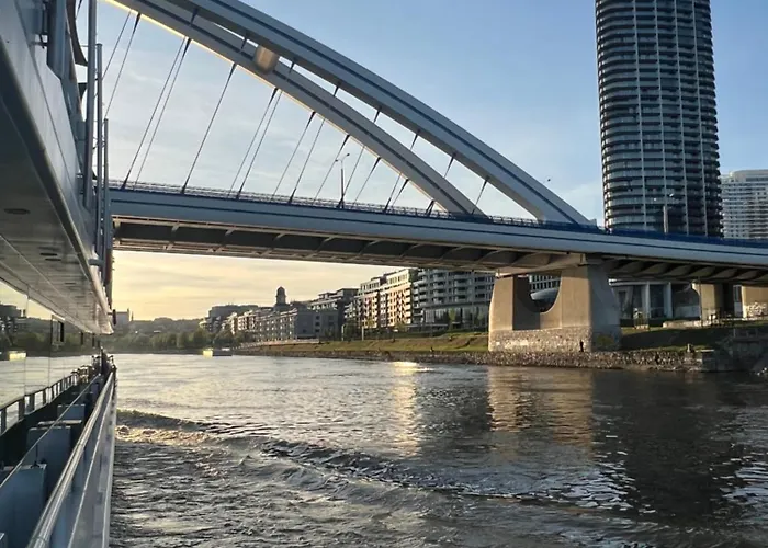 Donald Eurovea Апартаменти *